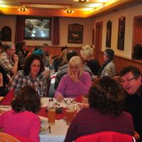 Gesellige Runde, beim Mittagessen in der Lochmühle. 